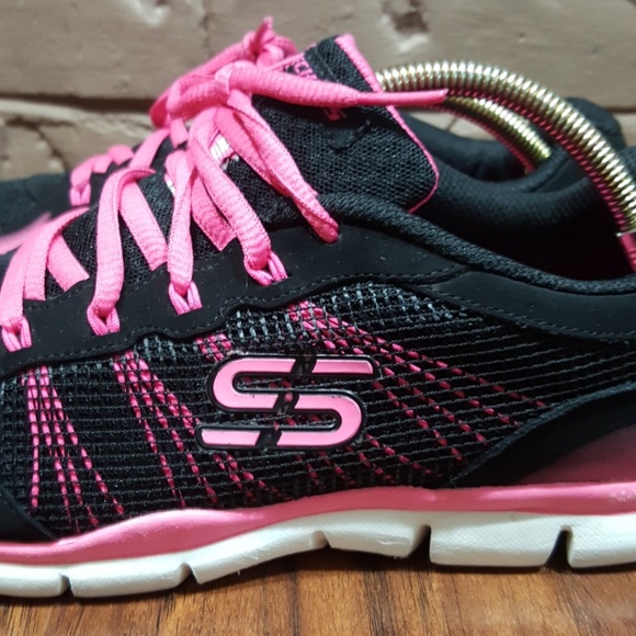 Skechers, size 9, like new condition, black/pink. - Picture 2 of 8